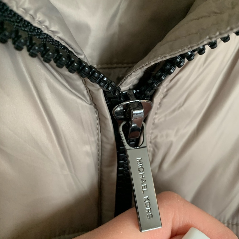 Michael Kors puffy 3/4 length jacket - Picture 5 of 5